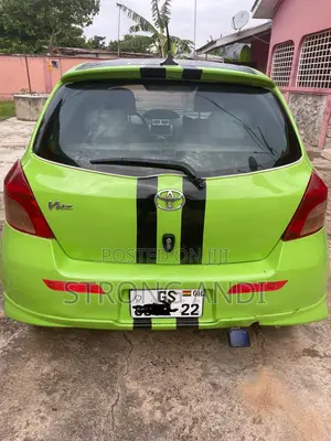 Toyota Vitz 2010 Green