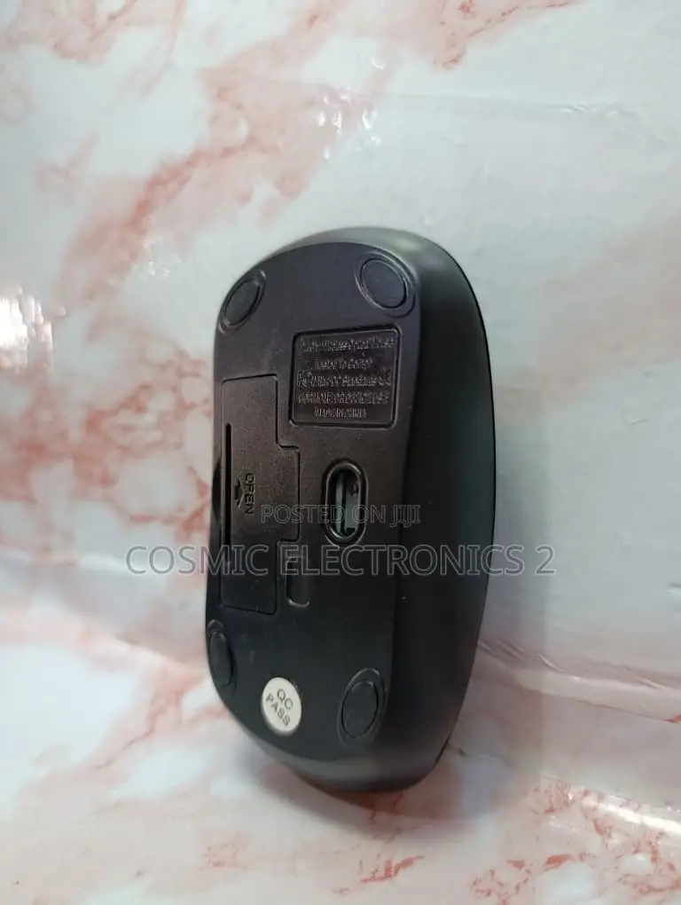 KM901 Compact Wireless Keyboard and Mouse Combo