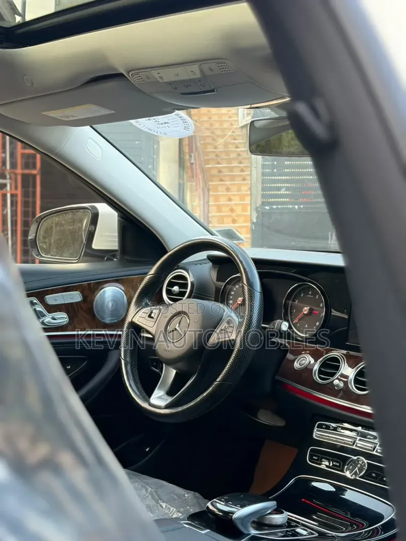 Mercedes-Benz E300 2018 White