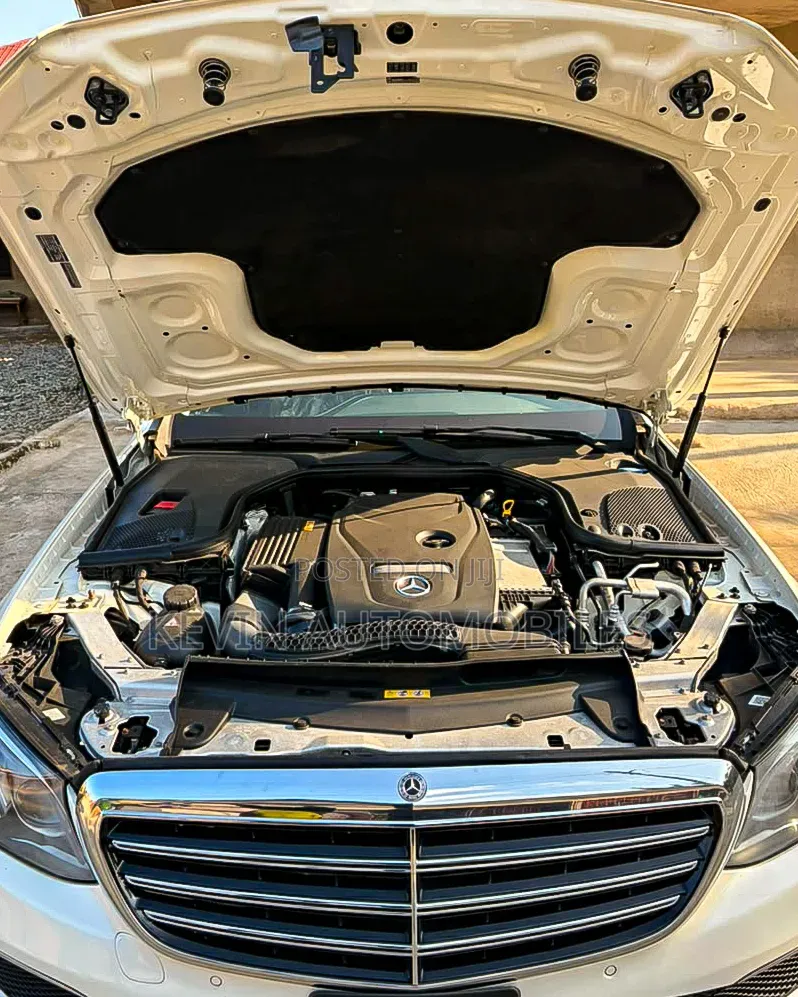 Mercedes-Benz E300 2018 White