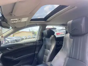 Honda Accord Touring 2.0T 2018 White