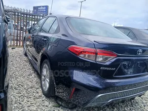 Toyota Corolla 2022 Blue