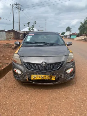 Toyota Yaris 2020 Silver