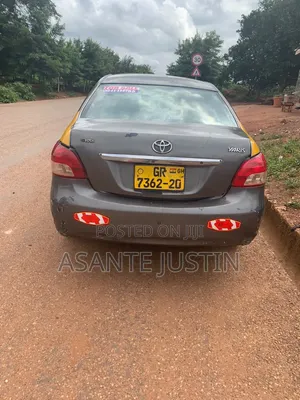 Toyota Yaris 2020 Silver