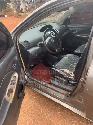 Toyota Yaris 2020 Silver