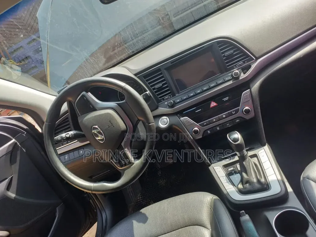 Hyundai Elantra Sport Sedan FWD (1.6L 4cyl 6M) 2017 Gray