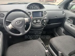 Toyota Sienta 2015 Brown