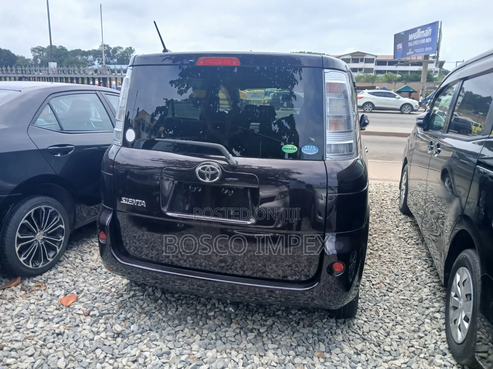 Toyota Sienta 2015 Brown