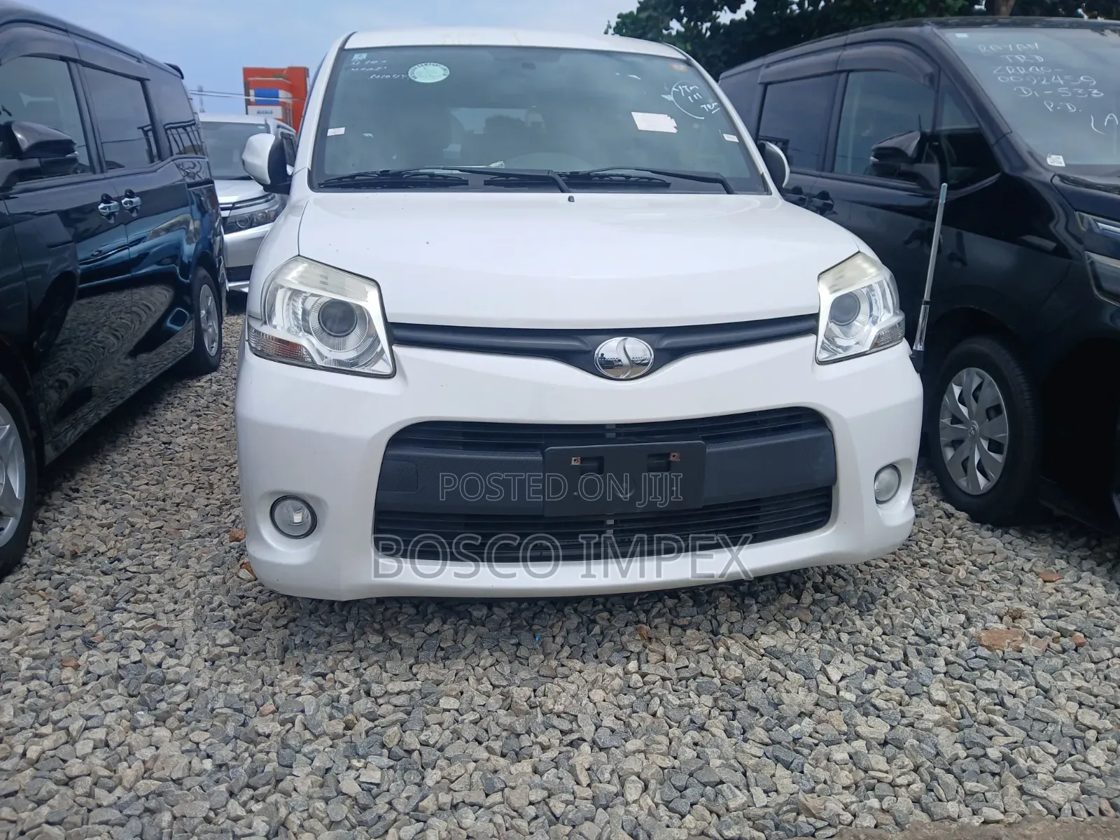 Toyota Sienta 2012 White