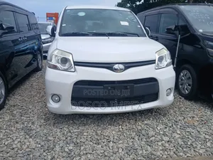 Toyota Sienta 2012 White