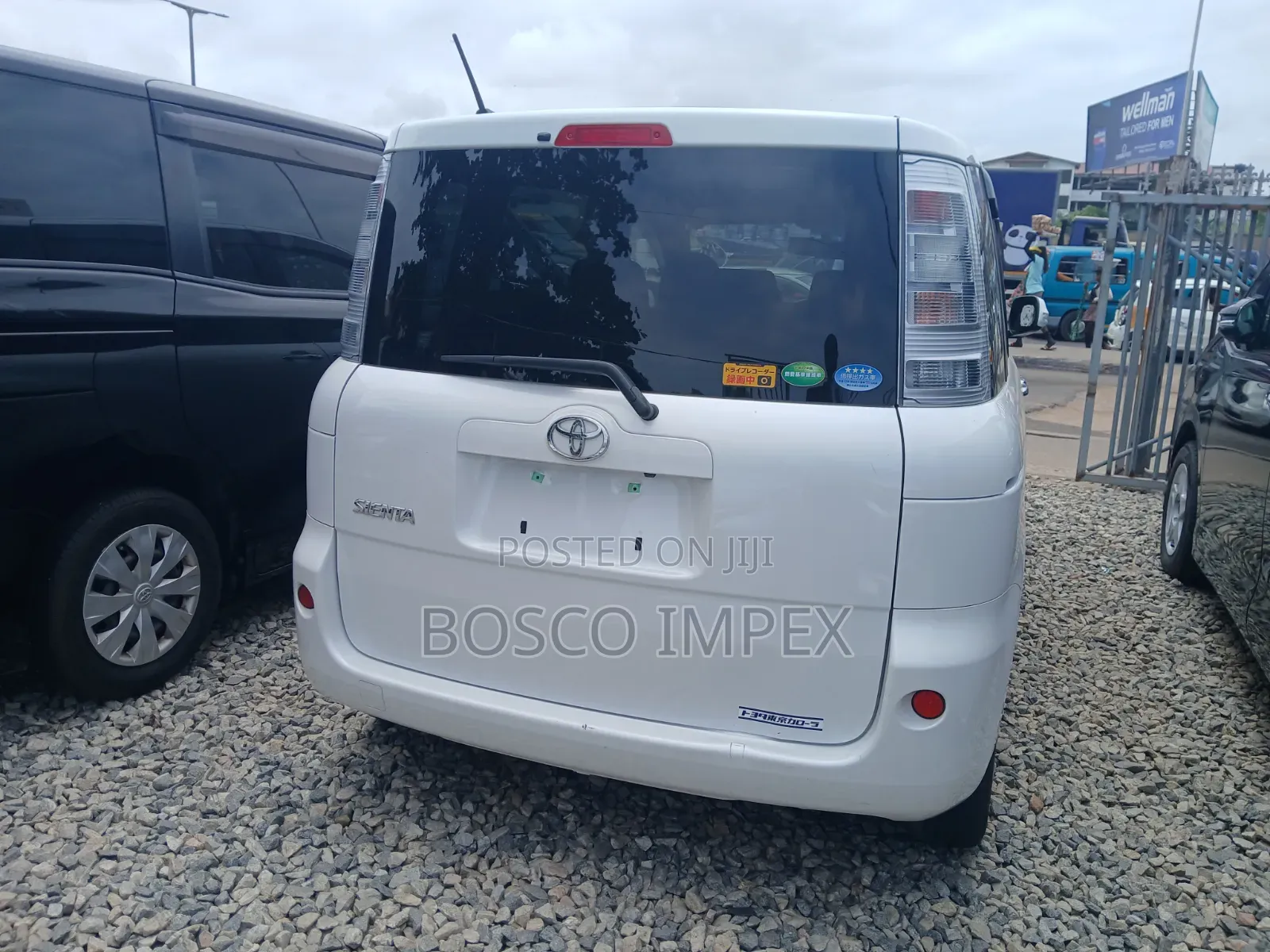 Toyota Sienta 2012 White