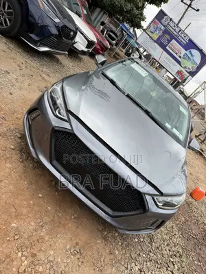 Hyundai Elantra Limited Sedan FWD (2.0L 4cyl 6A) 2017 Gray