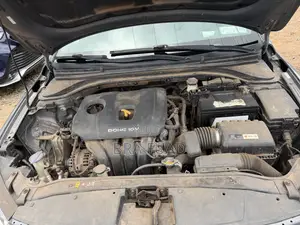 Hyundai Elantra Limited Sedan FWD (2.0L 4cyl 6A) 2017 Gray