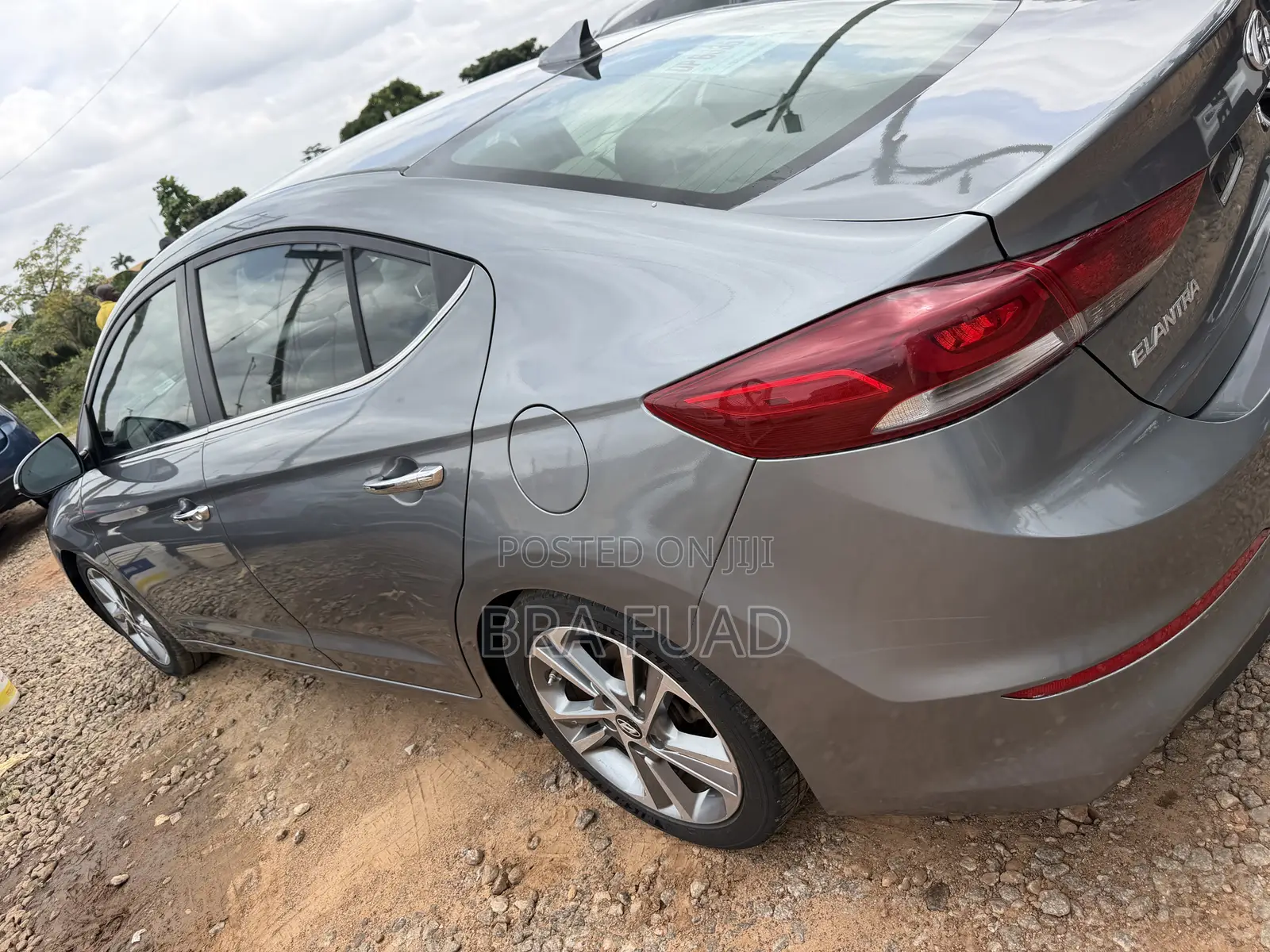 Hyundai Elantra Limited Sedan FWD (2.0L 4cyl 6A) 2017 Gray