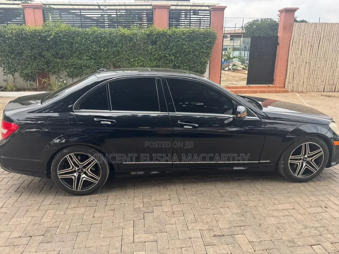 Mercedes-Benz C300 2013 Black