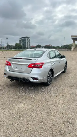 Nissan Sentra SR 2019 Silver