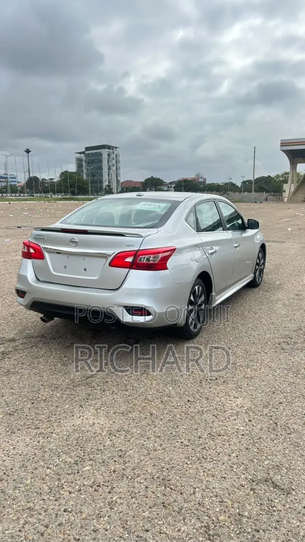Nissan Sentra SR 2019 Silver