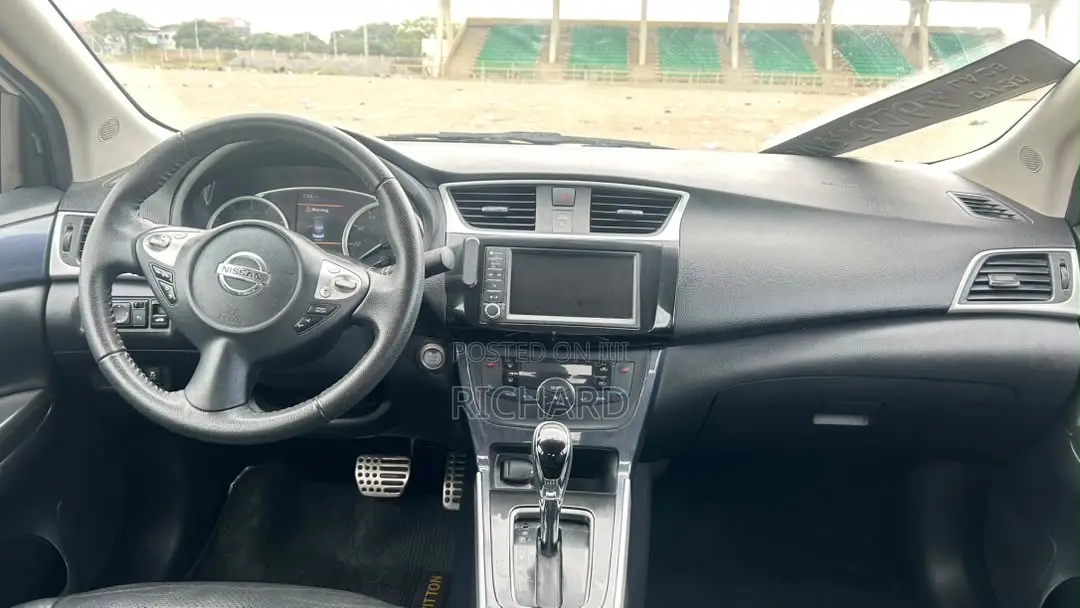 Nissan Sentra SR 2019 Silver