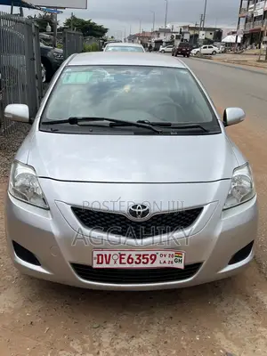 Toyota Belta 2010 Silver