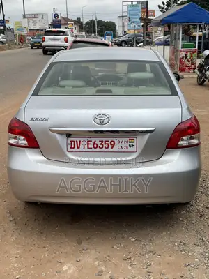 Toyota Belta 2010 Silver