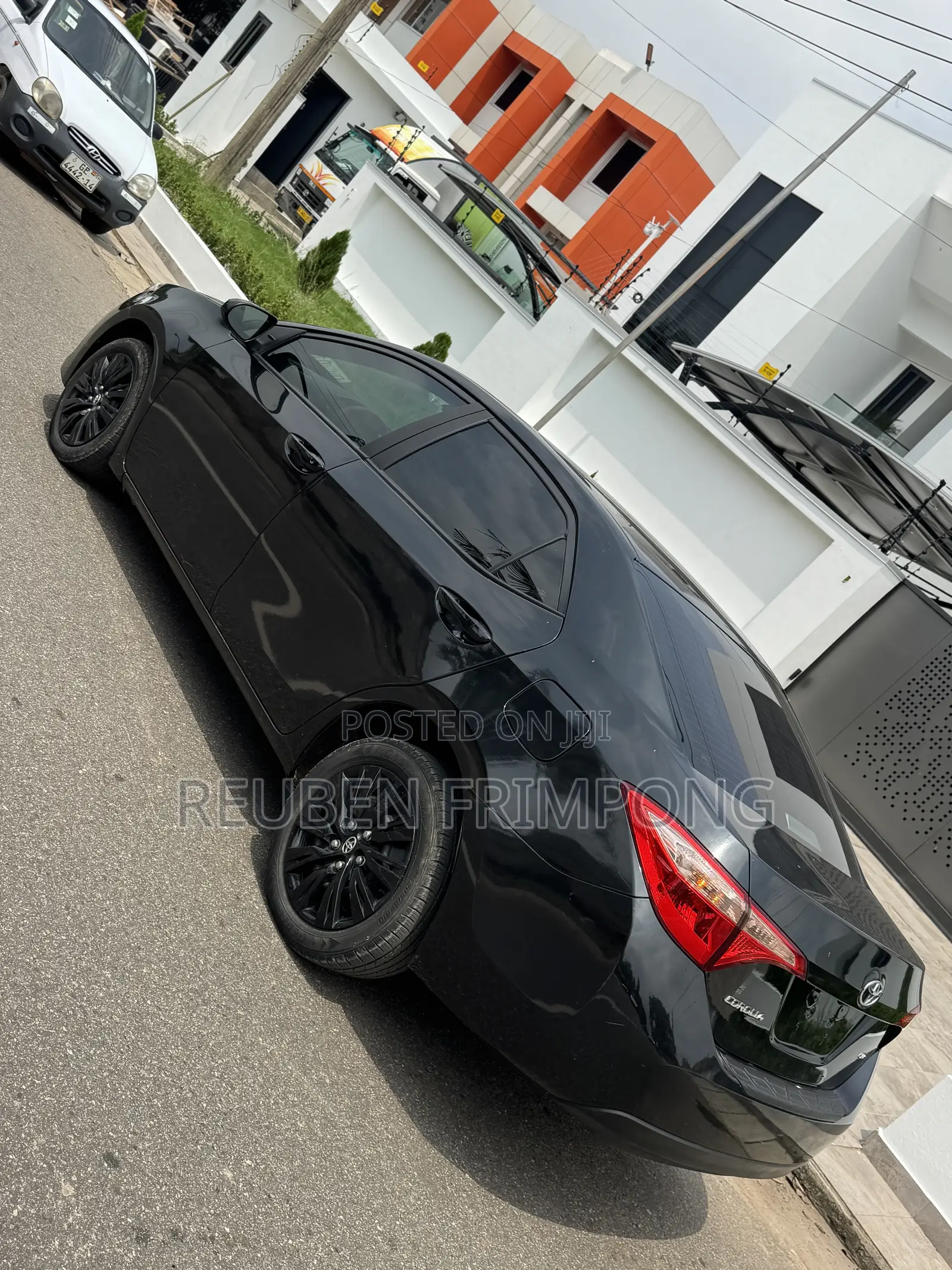 Toyota Corolla LE (1.8L 4cyl 2A) 2018 Black