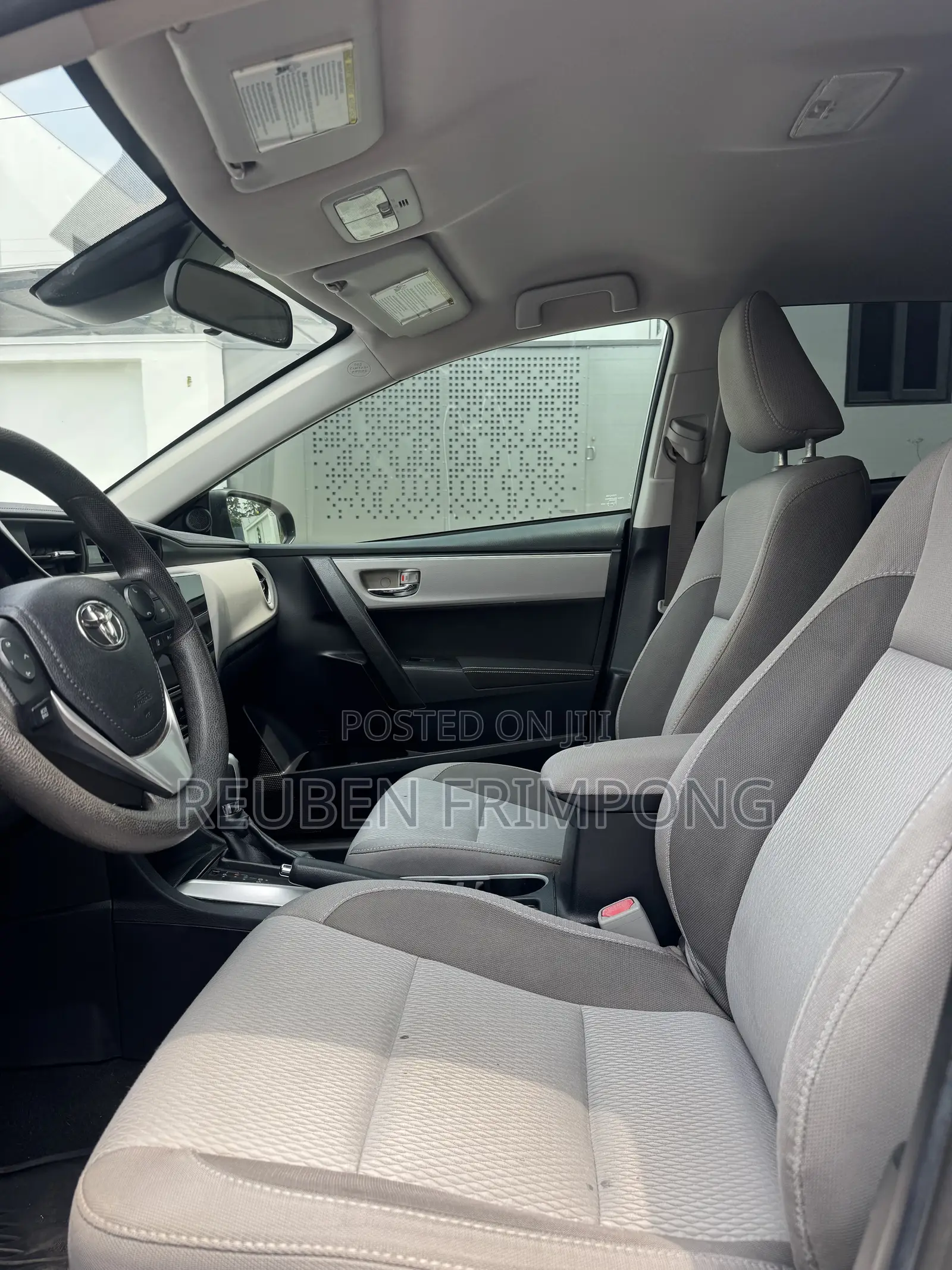 Toyota Corolla LE (1.8L 4cyl 2A) 2018 Black