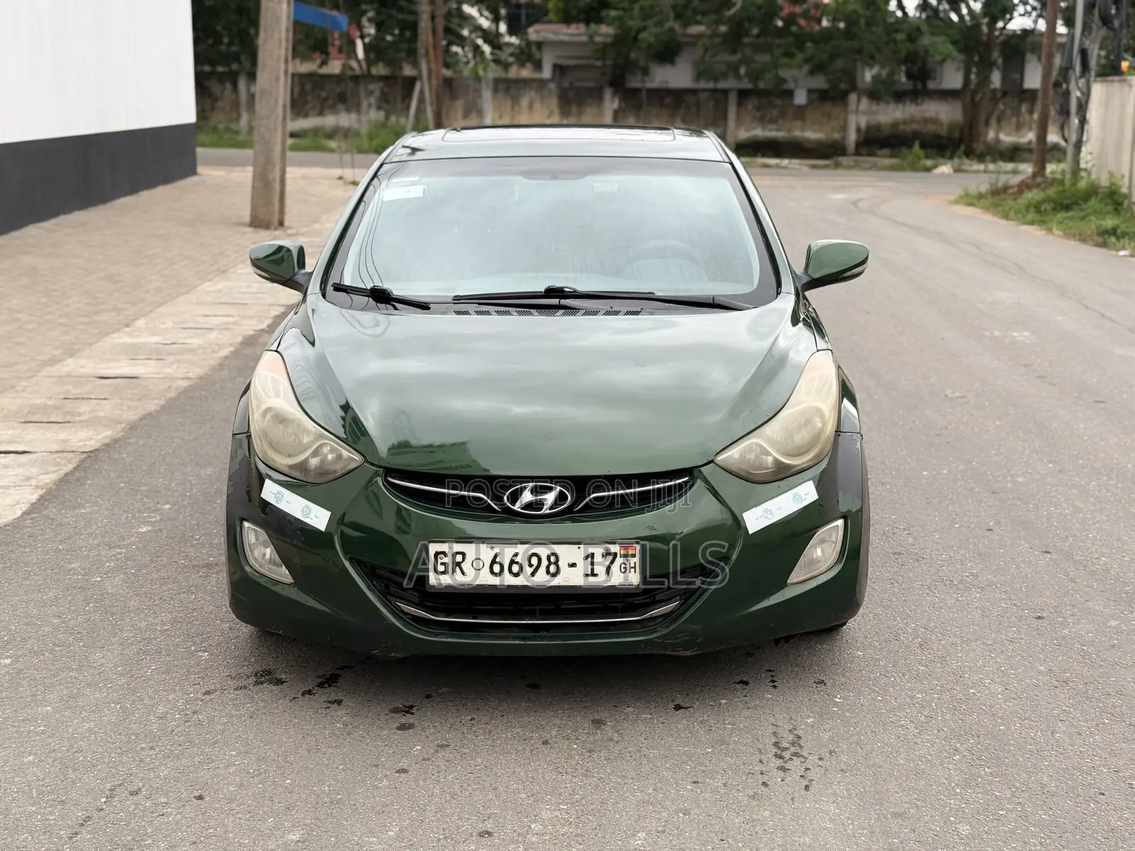 Hyundai Elantra Limited Sedan FWD (1.8L 4cyl 6A) 2013 Green