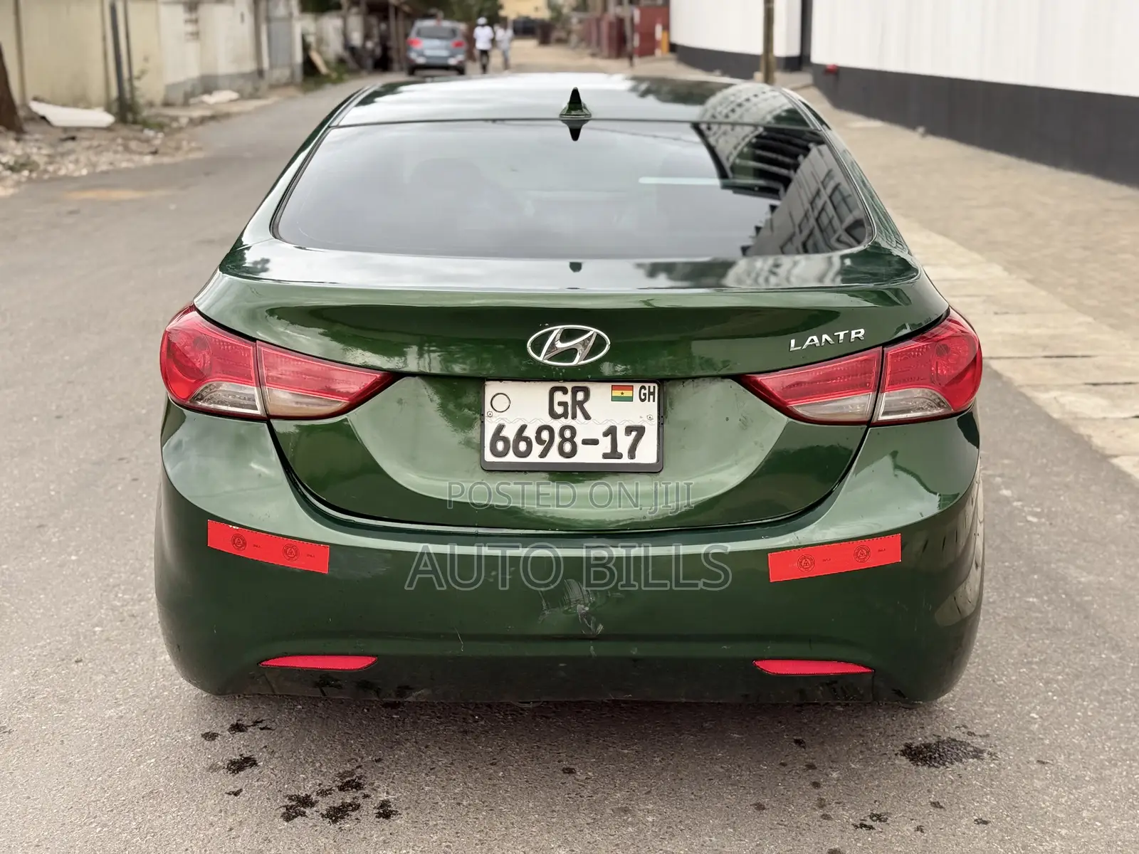Hyundai Elantra Limited Sedan FWD (1.8L 4cyl 6A) 2013 Green