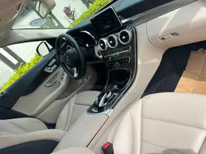 Mercedes-Benz C300 Luxury 4matic Sedan AWD (2.0L 4cyl 7A) 2017 White