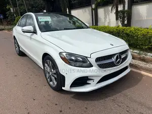 Mercedes-Benz C300 Luxury 4matic Sedan AWD (2.0L 4cyl 7A) 2017 White
