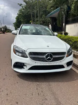 Mercedes-Benz C300 Luxury 4matic Sedan AWD (2.0L 4cyl 7A) 2017 White