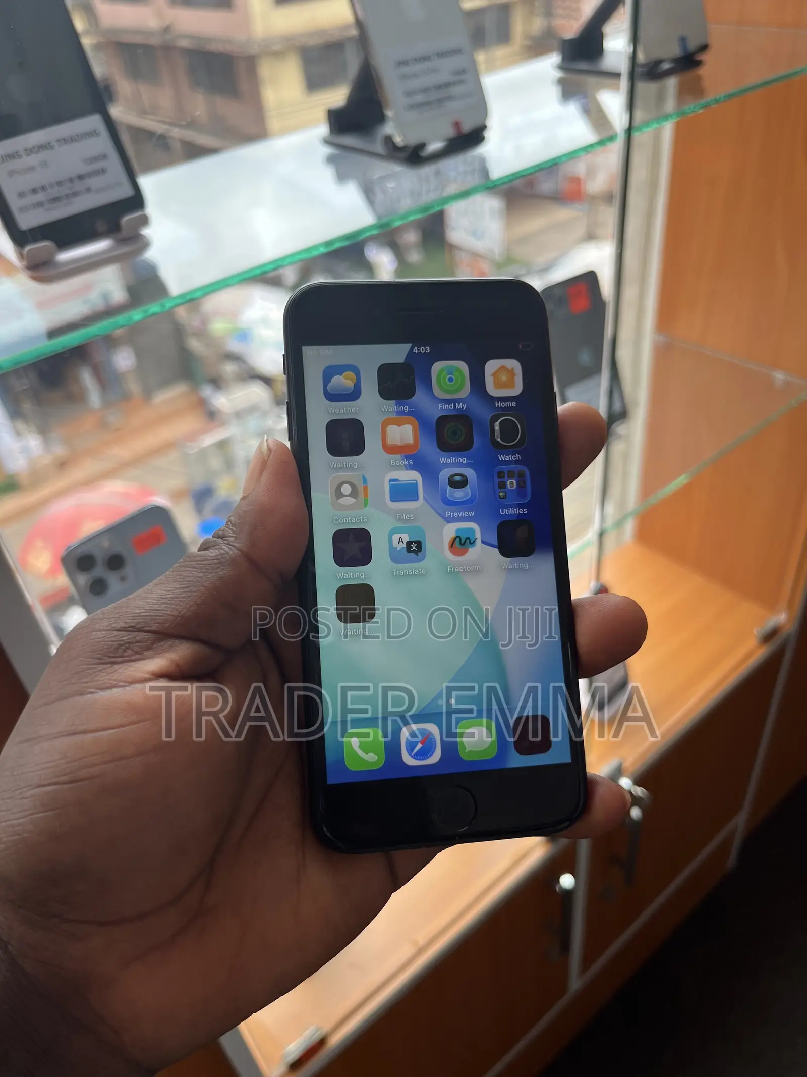 Apple iPhone SE (2020) 64 GB Black