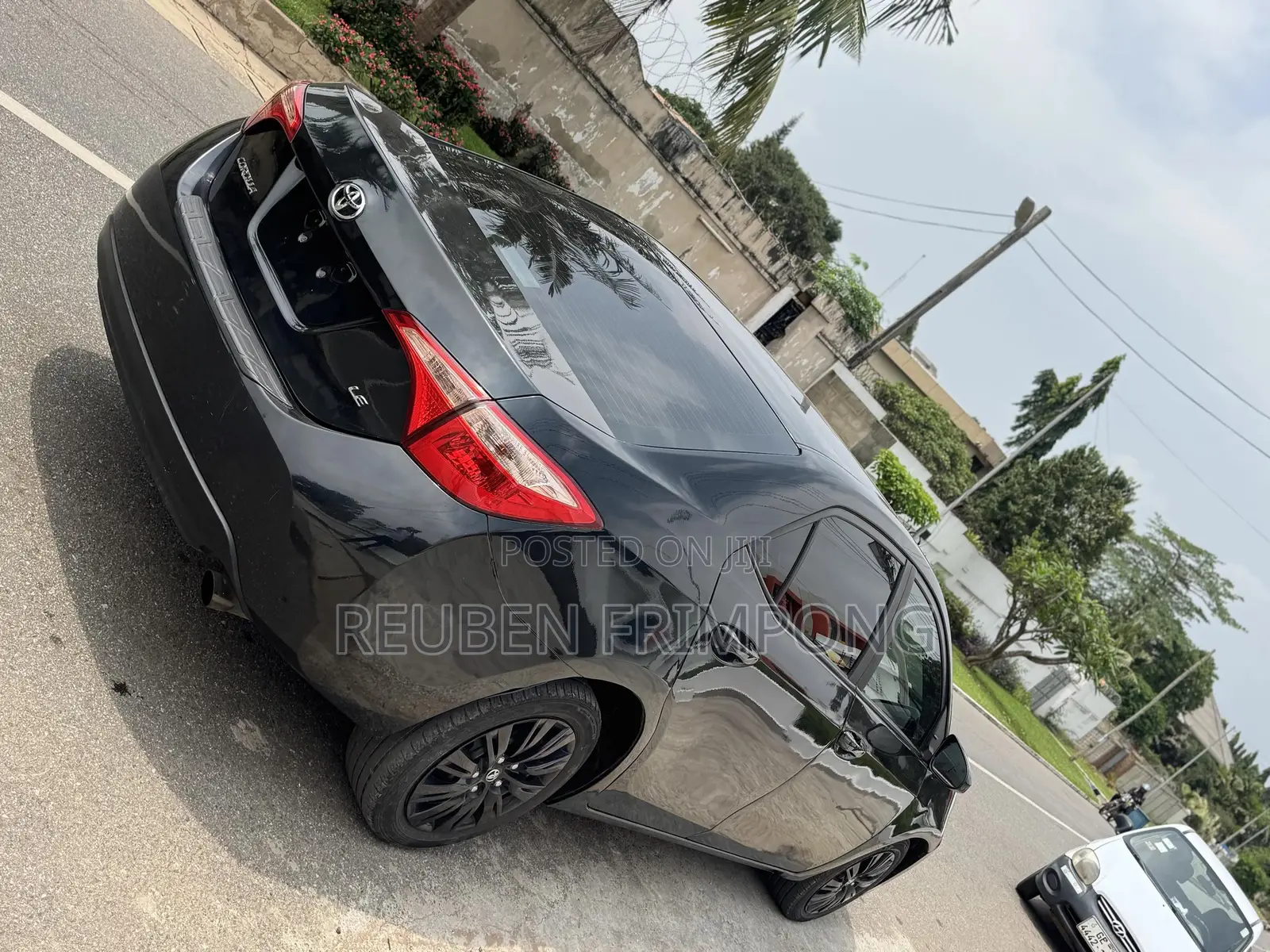 Toyota Corolla LE (1.8L 4cyl 2A) 2018 Black