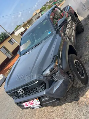 New Toyota Tacoma TRD Off-Road Double Cab 4WD 5.0 ft. SB (Automatic)