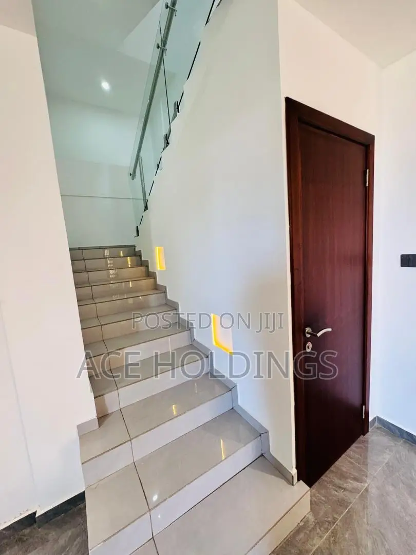4bdrm House in Adjiringanor, Adjiriganor for sale