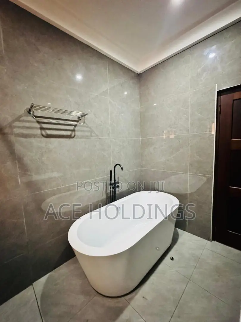 4bdrm House in Adjiringanor, Adjiriganor for sale