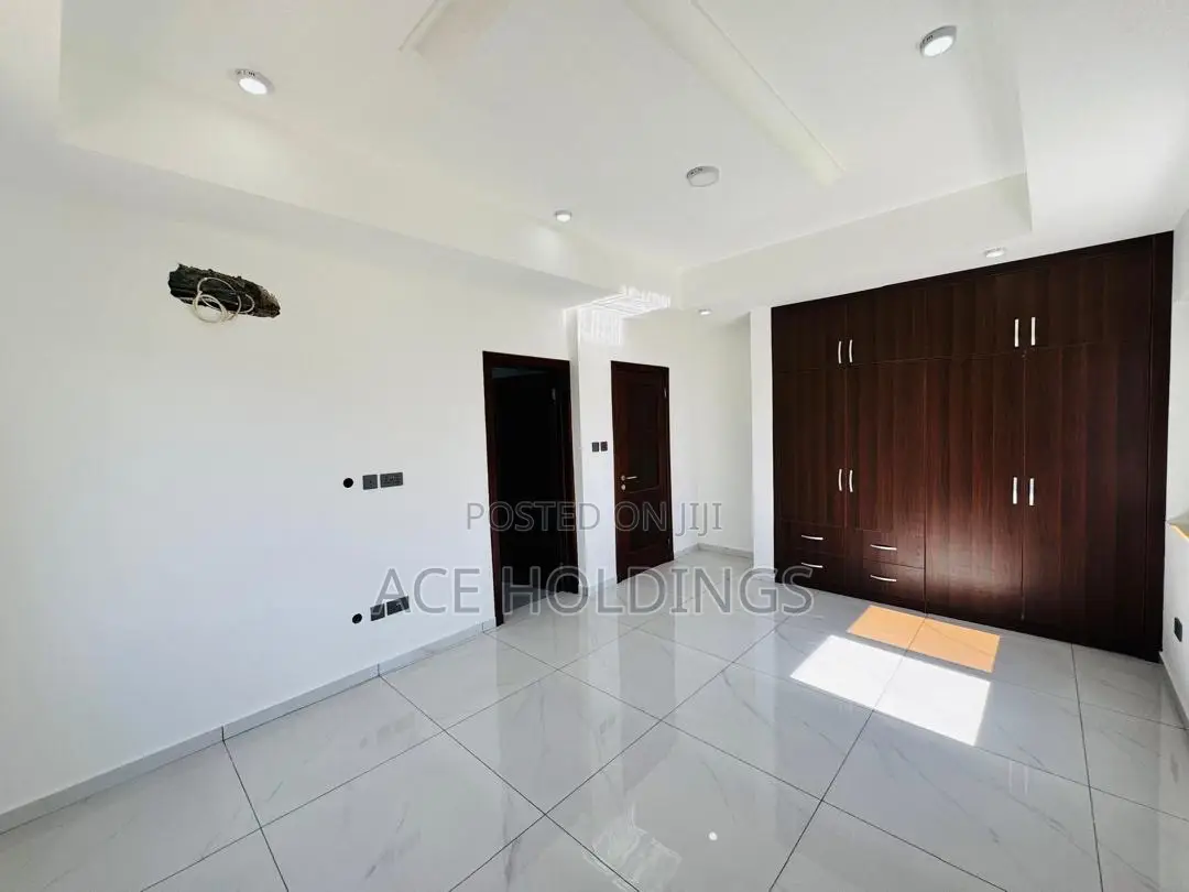 4bdrm House in Adjiringanor, Adjiriganor for sale
