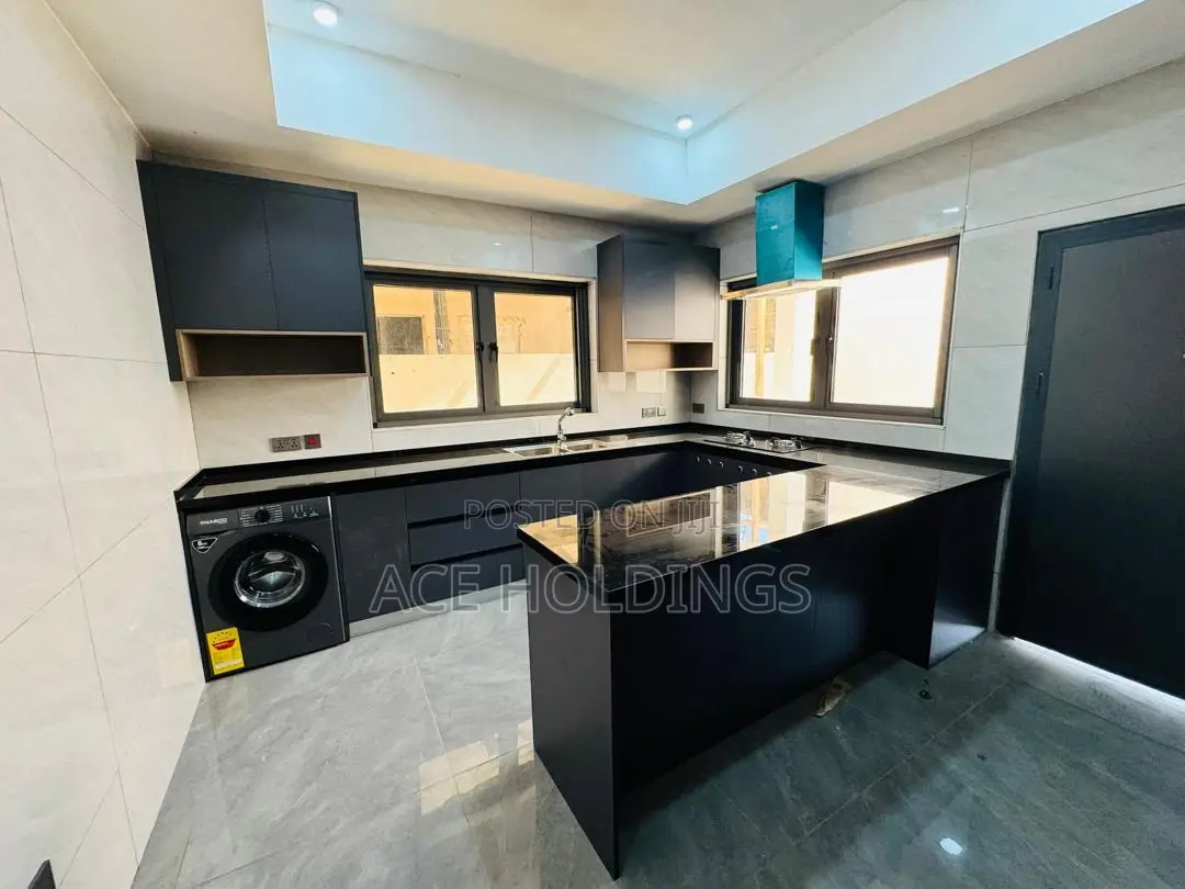 4bdrm House in Adjiringanor, Adjiriganor for sale