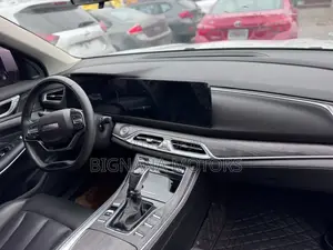 Car 2022 White
