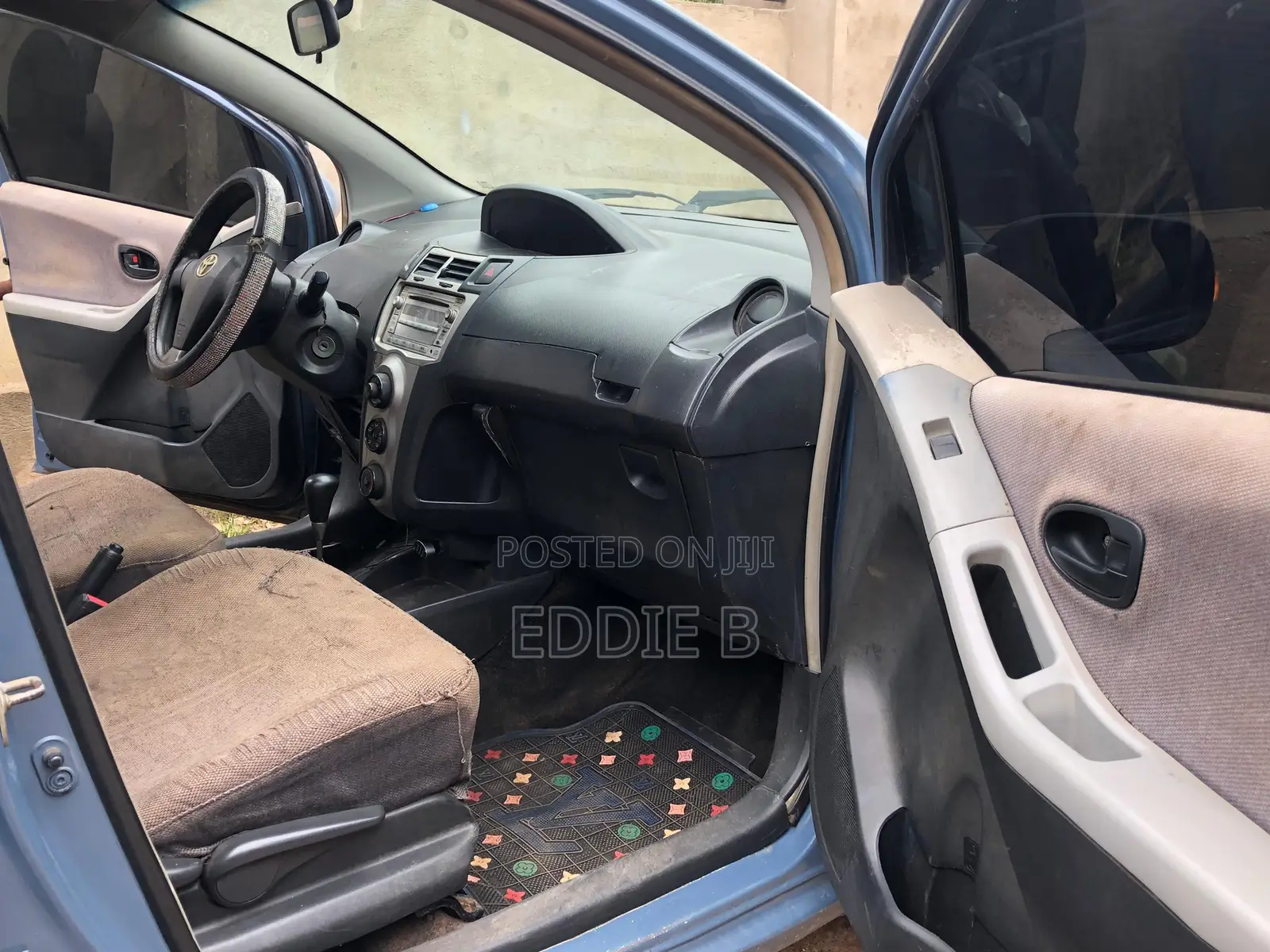 Toyota Vitz 1.0 FWD 5dr 2012