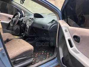 Toyota Vitz 1.0 FWD 5dr 2012