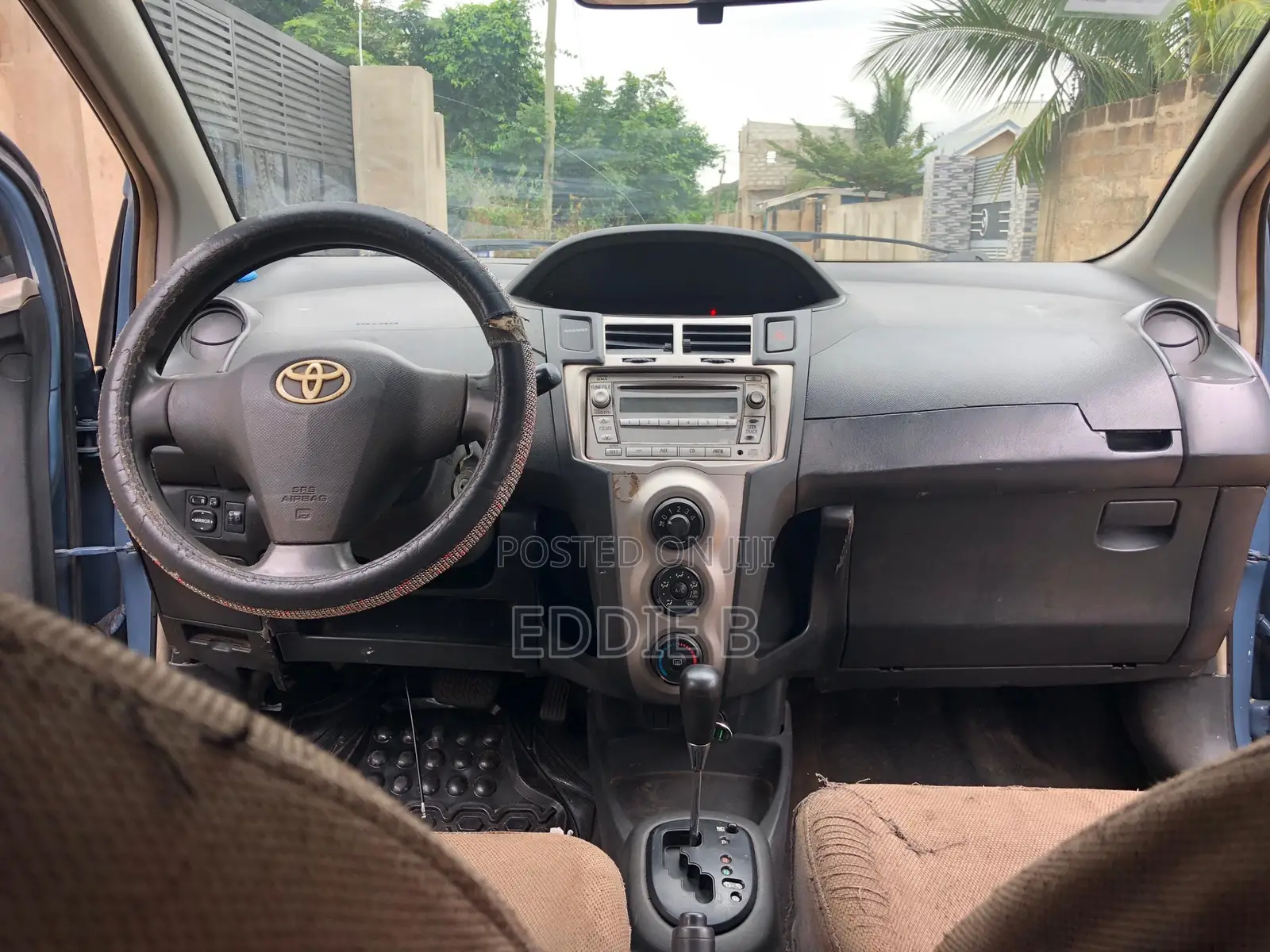 Toyota Vitz 1.0 FWD 5dr 2012
