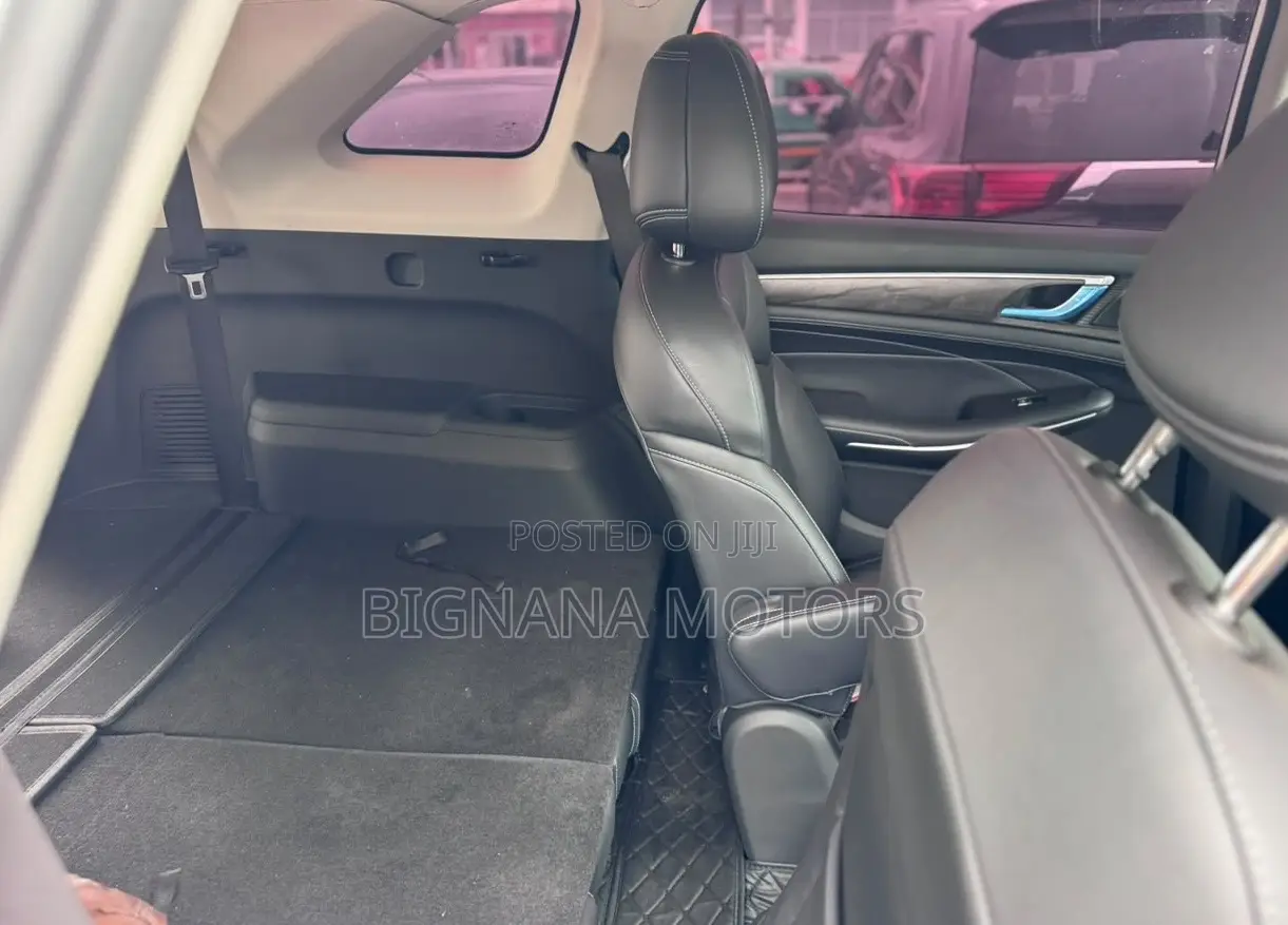 Car 2022 White