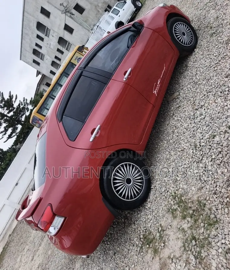 Toyota Yaris Base Sedan 4dr 2010 Red