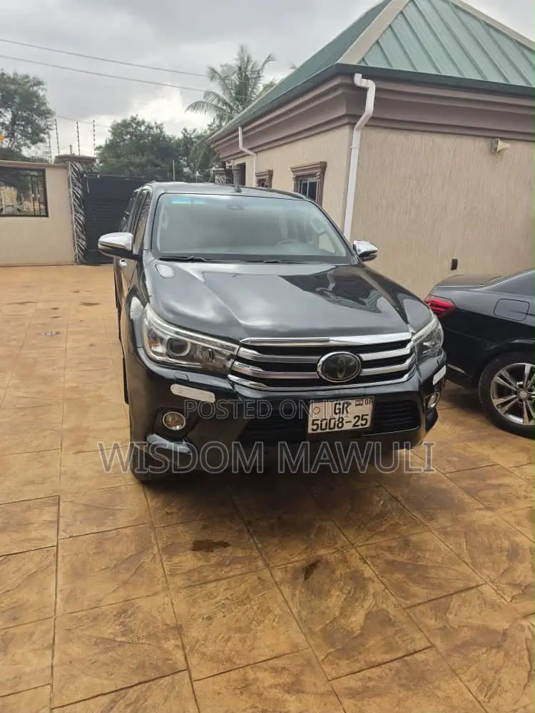 Toyota Hilux 2018 Black