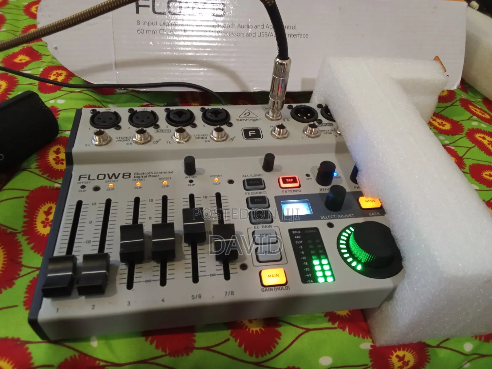 Digital Mixer (Behringer Flow 8)