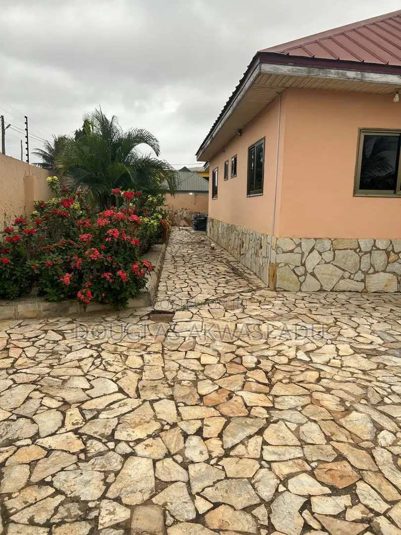 3bdrm House in Mountain View Estate, Ablorh Adjei for rent
