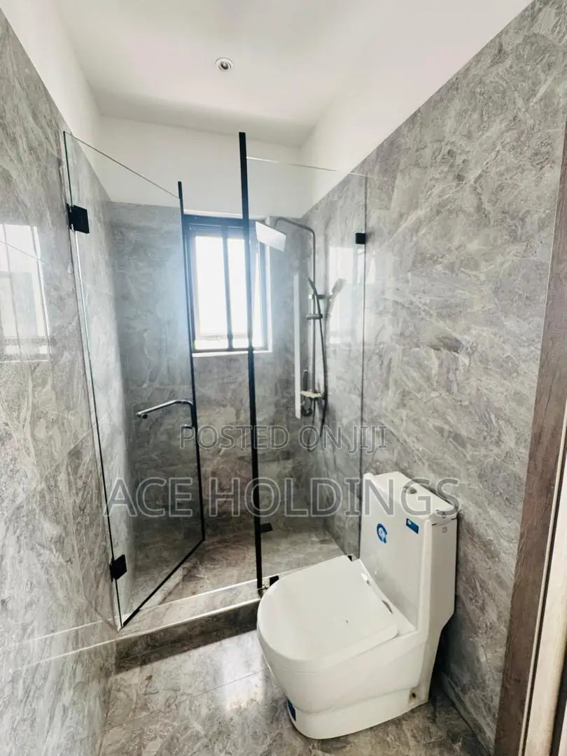 4bdrm Mansion in School Junction for sale