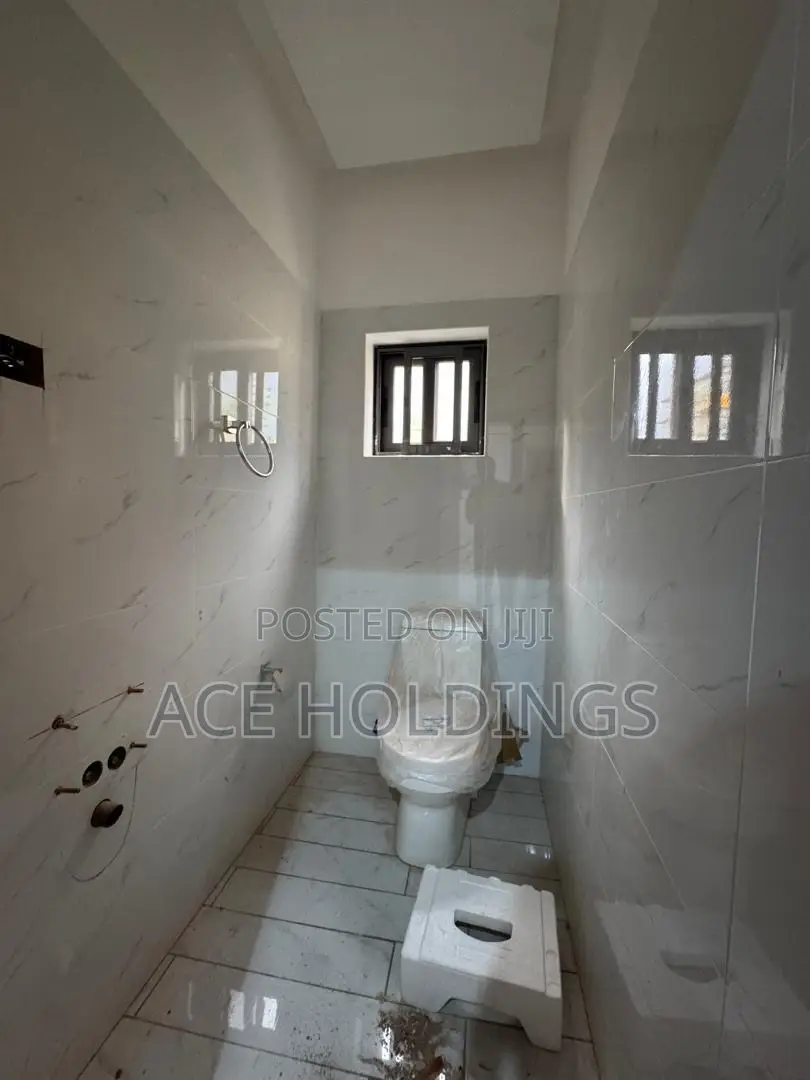4bdrm Mansion in East Legon Hills for sale