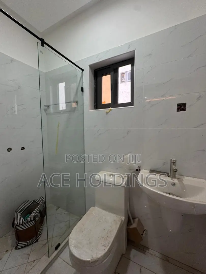 4bdrm Mansion in East Legon Hills for sale